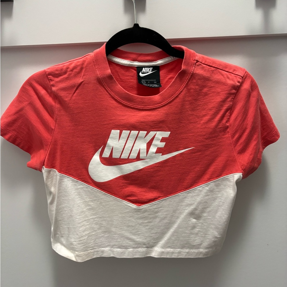 Nike cropped Tee